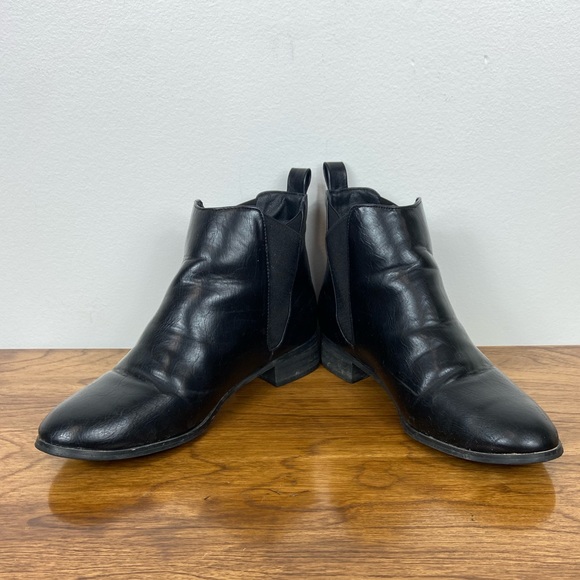 Matt & Nat Women's Joliette Chelsea Boots in Black - Picture 6 of 9